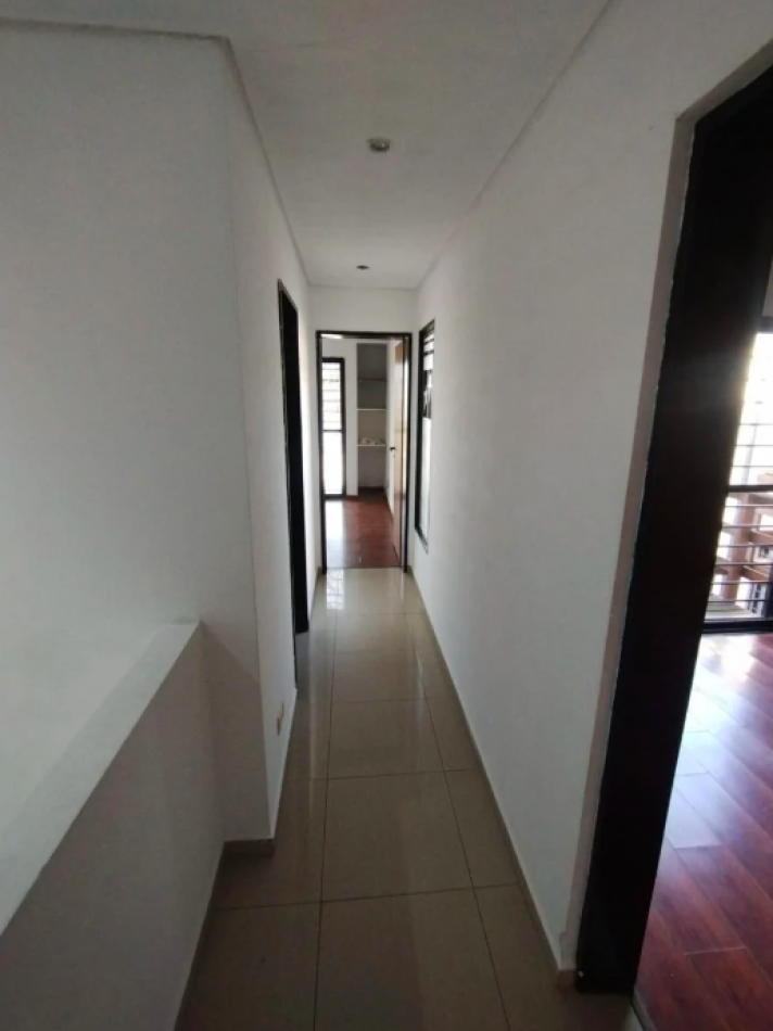 DUPLEX CON DOS DORMITORIOS PATRIO Y ENTRADA PARA AUTO APTO CREDITO