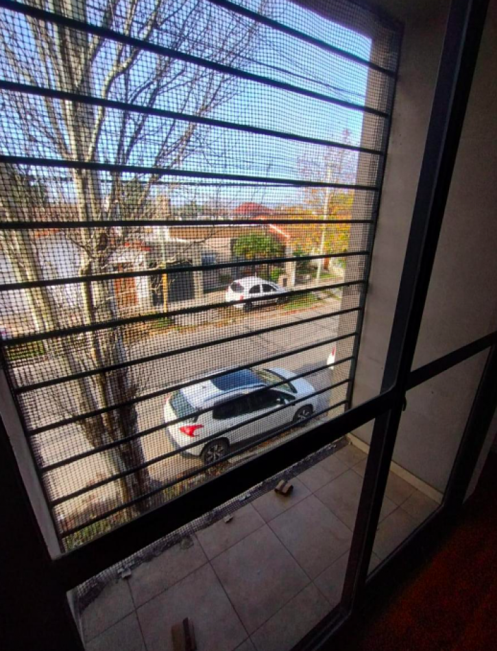 DUPLEX CON DOS DORMITORIOS PATRIO Y ENTRADA PARA AUTO APTO CREDITO