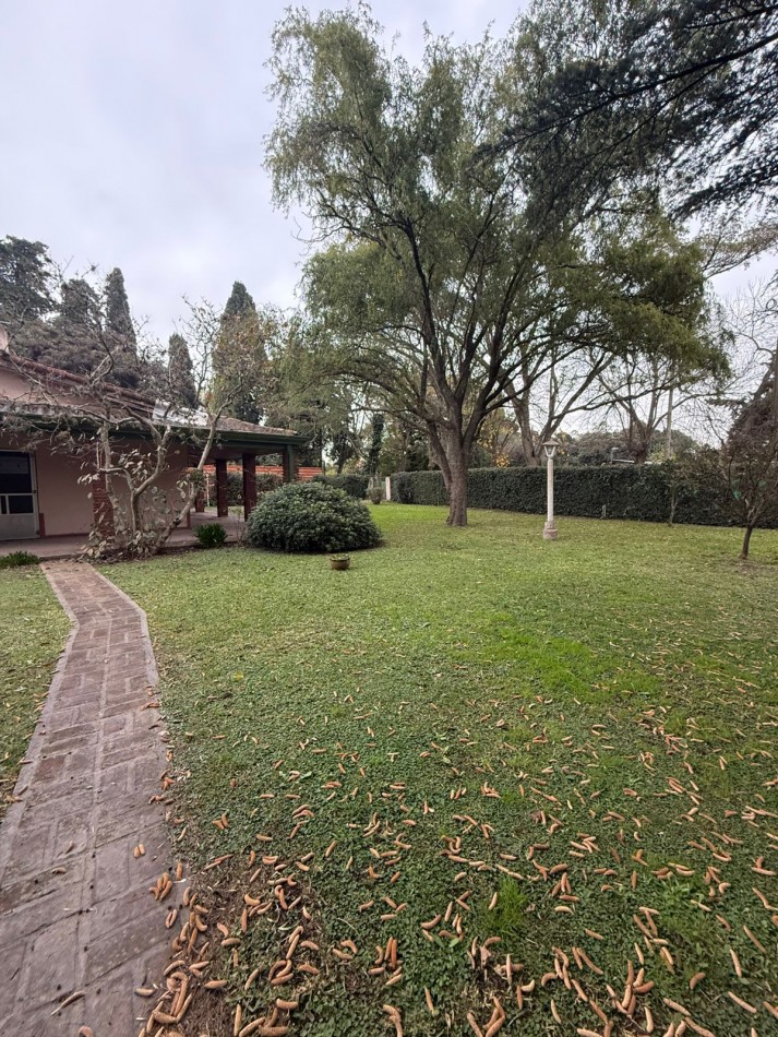 Casa Quinta En Venta En Arturo Segui Villa Elisa Con Pileta con lote de terreno