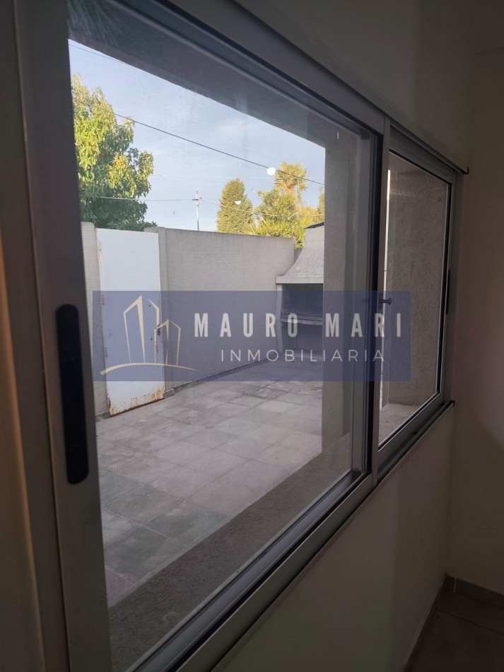 Departamento 2 ambientes en alquiler en Berazategui con Patio y parrilla