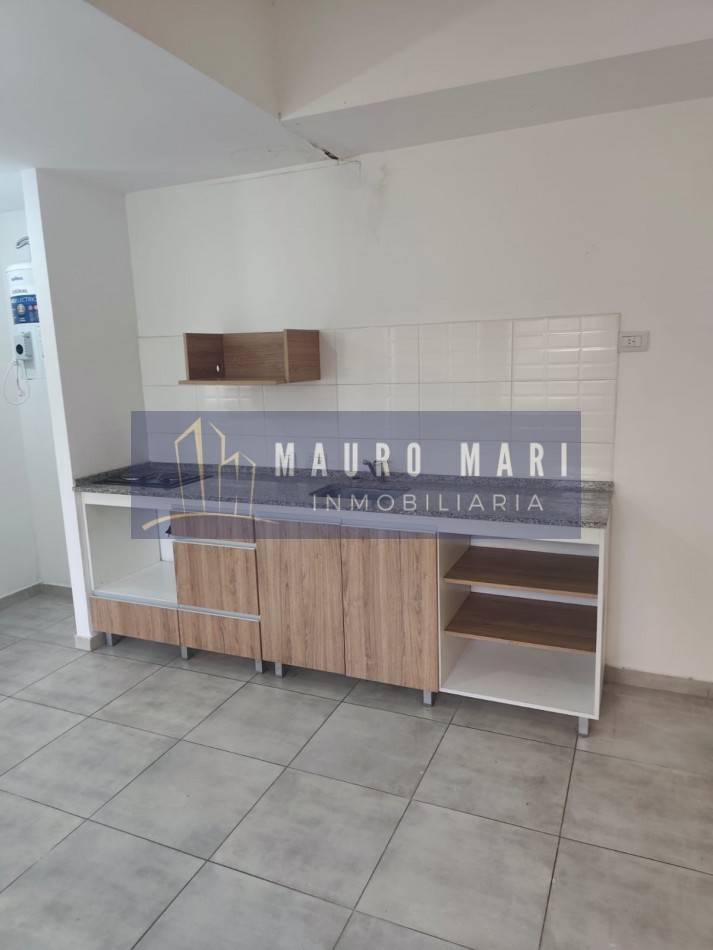 Departamento 2 ambientes en alquiler en Berazategui con Patio y parrilla