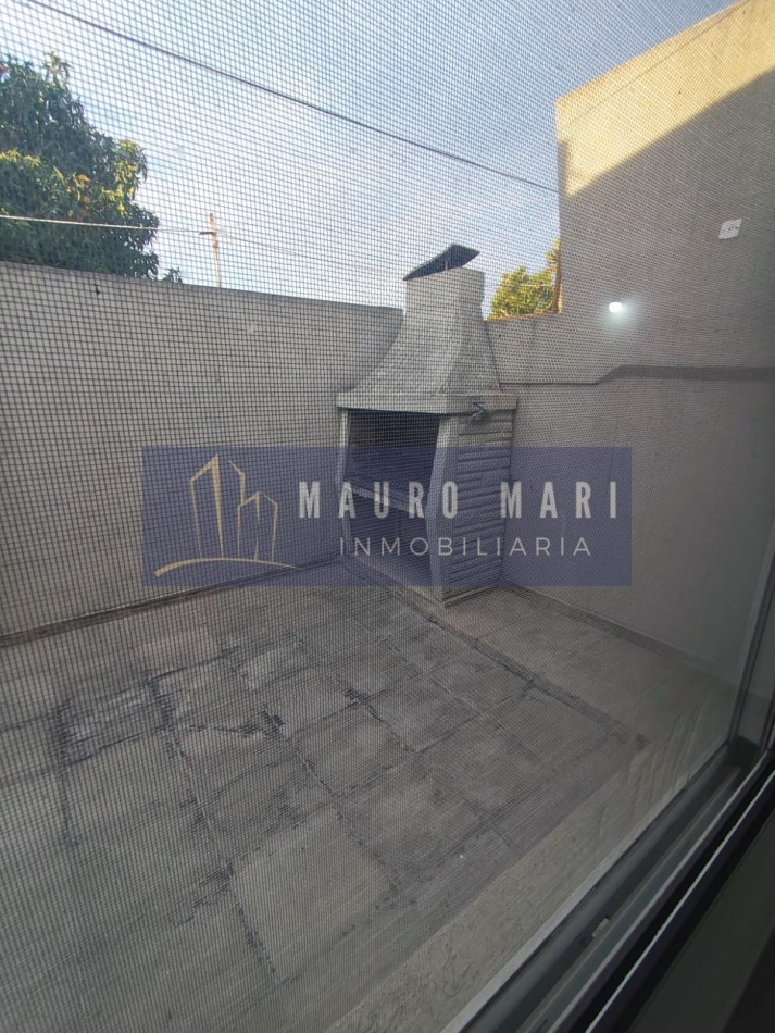 Departamento 2 ambientes en alquiler en Berazategui con Patio y parrilla