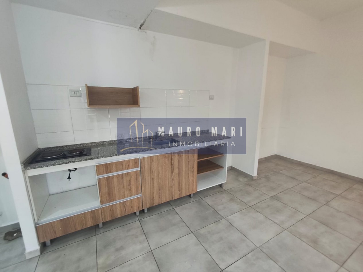Departamento 2 ambientes en alquiler en Berazategui con Patio y parrilla