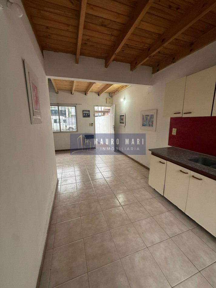Duplex en Alquiler de 2 ambientes con cochera en Sourigues Berazategui