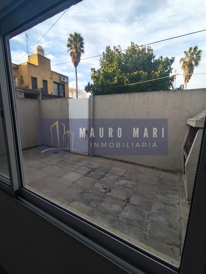 Departamento 2 ambientes en alquiler en Berazategui con Patio y parrilla