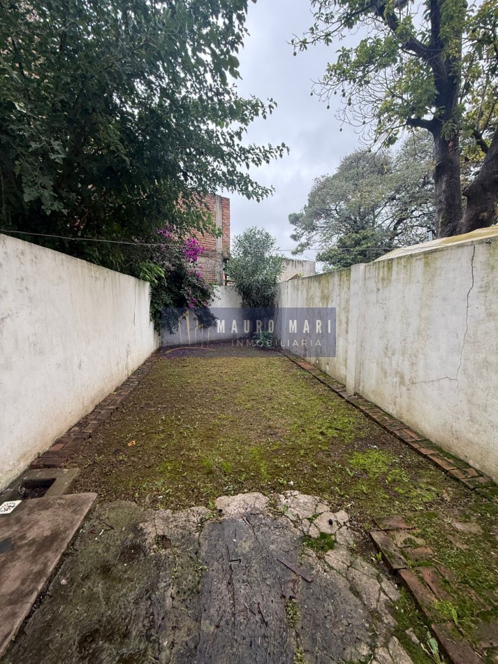Duplex en Alquiler de 2 ambientes con cochera en Sourigues Berazategui