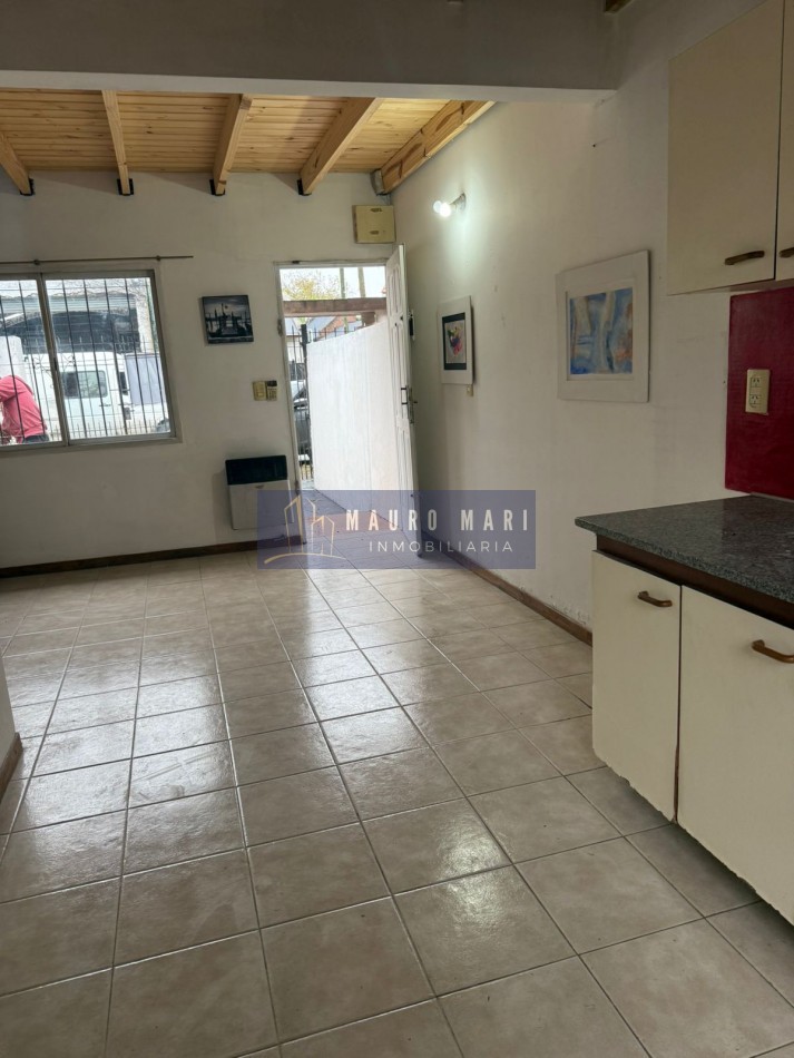 Duplex en Alquiler de 2 ambientes con cochera en Sourigues Berazategui